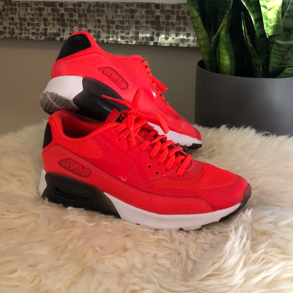 Nike Air Max Women’s Size 5.5 Bright Red Orange